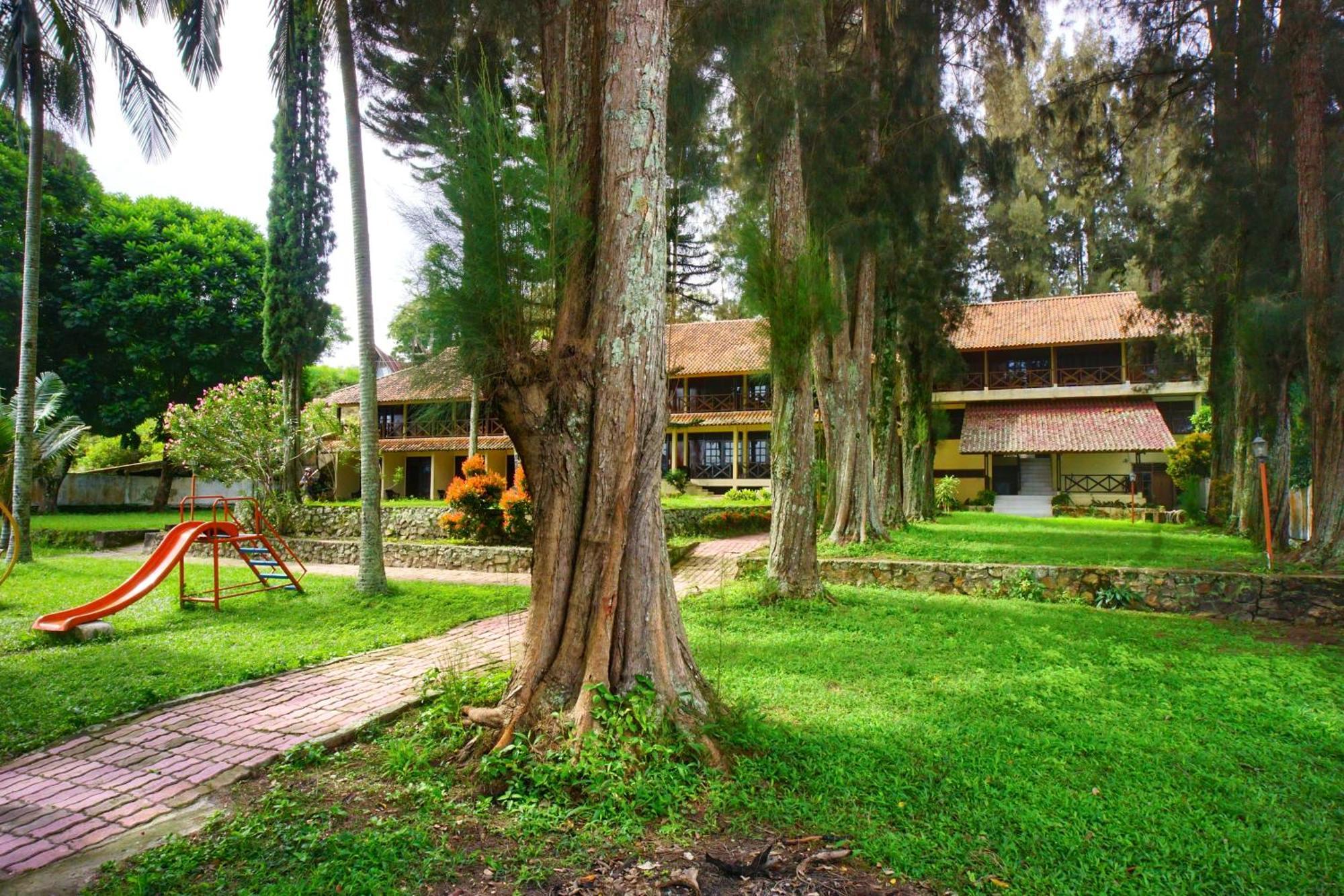 Hotel Pandu Lakeside Tuktuk Zewnętrze zdjęcie