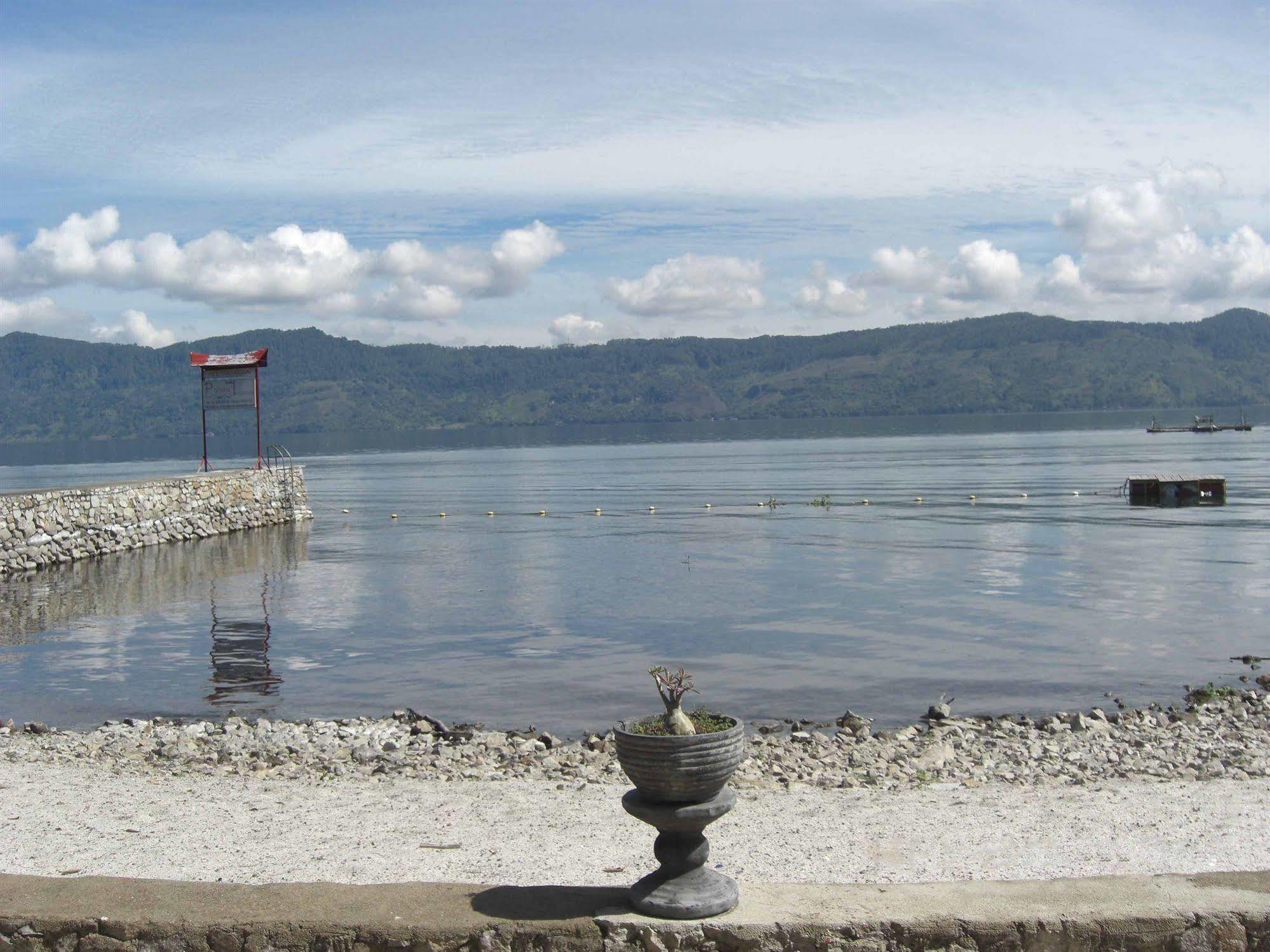 Hotel Pandu Lakeside Tuktuk Zewnętrze zdjęcie